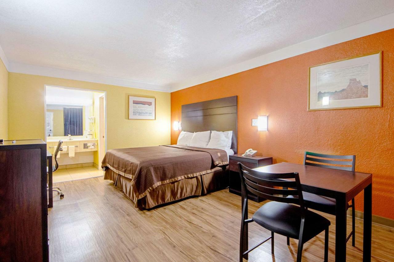 Economy Inn & Suites 덴턴 외부 사진