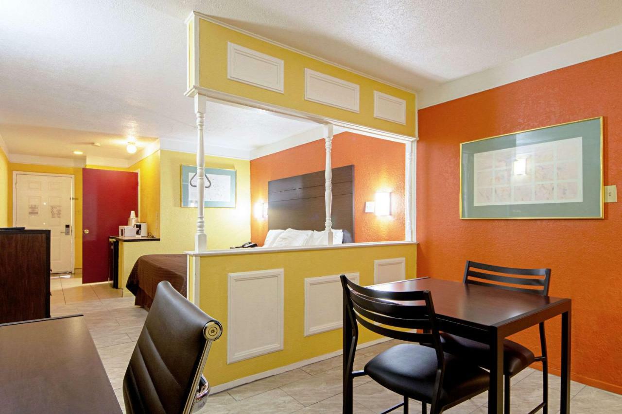 Economy Inn & Suites 덴턴 외부 사진